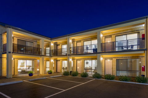 The Bay Motel - Safety Beach - Accommodation Mooloolaba 5