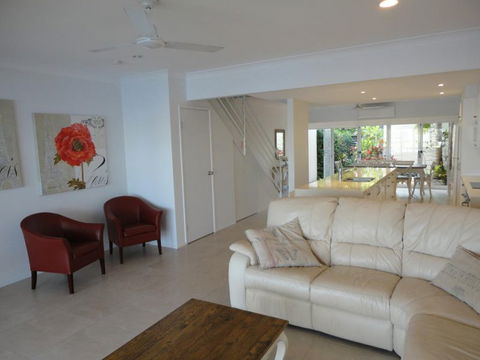 Noosa Entrance Waterfront Resort - Accommodation Mooloolaba 3