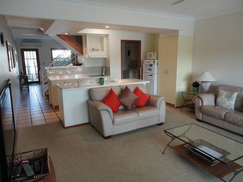 Noosa Entrance Waterfront Resort - Accommodation Mooloolaba 8