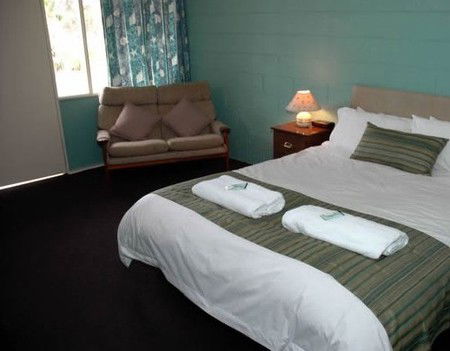 The Bay Motel - Safety Beach - Accommodation Mooloolaba 0