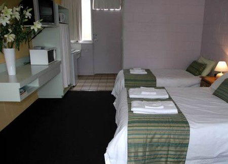 The Bay Motel - Safety Beach - Accommodation Mooloolaba 2