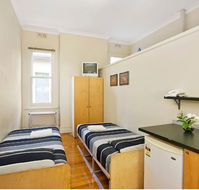 Cambridge Lodge - Accommodation Mooloolaba