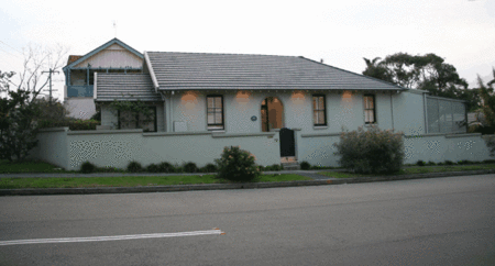 Quinton House - Accommodation Mooloolaba 0