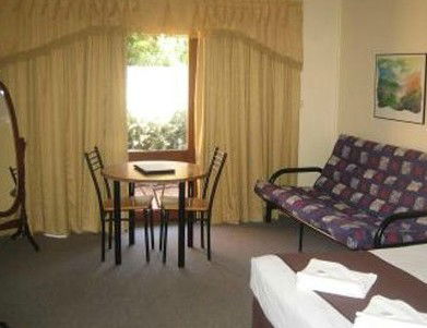 Parkway Motel - Accommodation Mooloolaba 2