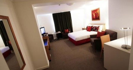 Townhouse Hotel - Accommodation Mooloolaba 0