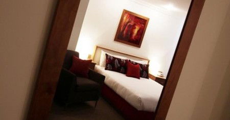 Townhouse Hotel - Accommodation Mooloolaba 1