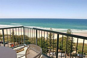 AA Oceana On Broadbeach - Accommodation Mooloolaba 4