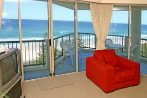 AA Oceana On Broadbeach - Accommodation Mooloolaba 5