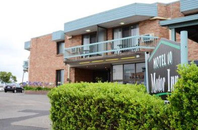 Motel 10 Motor Inn - Accommodation Mooloolaba 0