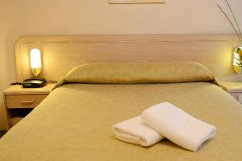 Motel 10 Motor Inn - Accommodation Mooloolaba 3