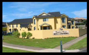 Hopkins House Motel & Apartments - Accommodation Mooloolaba 1