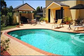 Hopkins House Motel & Apartments - Accommodation Mooloolaba 0