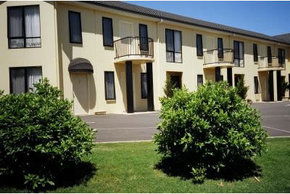 Hopkins House Motel & Apartments - Accommodation Mooloolaba 2