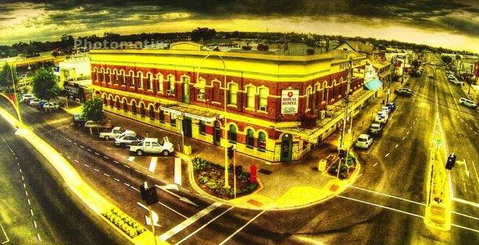 Royal Hotel - Accommodation Mooloolaba 0