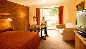 Goldsmith Motel/ Bed And Breakfast - Accommodation Mooloolaba 1