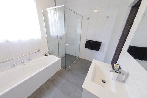 Greenvale Holiday Units - Accommodation Mooloolaba 3