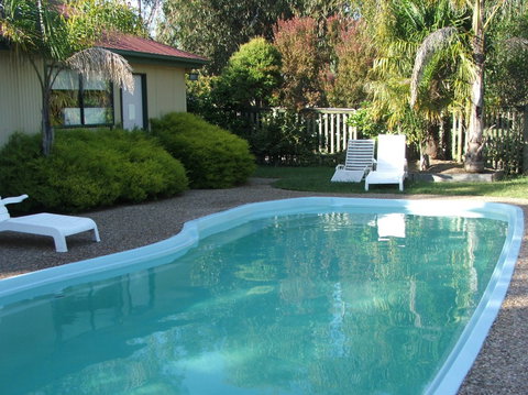 Lakes Entrance Country Cottages - Accommodation Mooloolaba 3