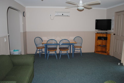 Lakes Entrance Country Cottages - Accommodation Mooloolaba 5