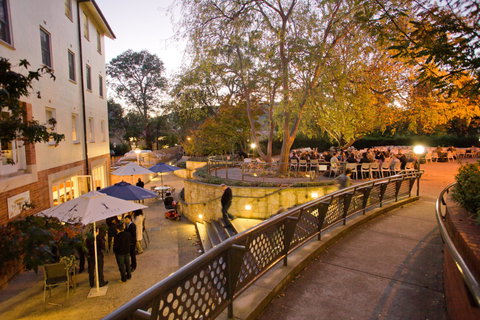 University House - Accommodation Mooloolaba 2