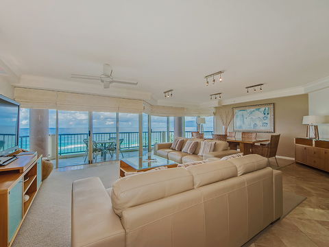 AA Oceana On Broadbeach - Accommodation Mooloolaba 14