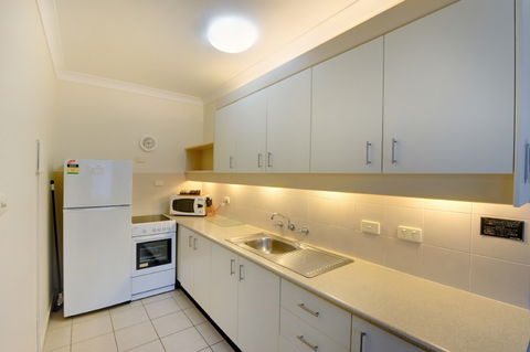 Absolute Beachfront Smugglers On The Beach - Accommodation Mooloolaba 2