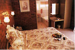 Colonial Motor Lodge - Accommodation Mooloolaba 0