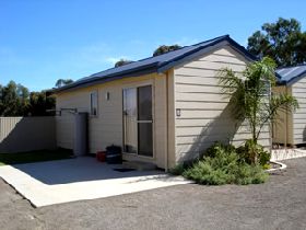 Moonta Bay Cabins - Accommodation Mooloolaba 0