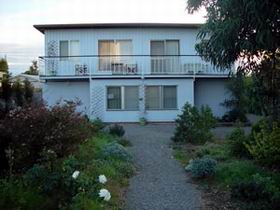 Salty Grape Beach House - Accommodation Mooloolaba 0