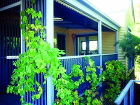 Lavender Blue Country Apartments - Accommodation Mooloolaba 0