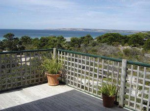 Lantauanan - The Lookout - Accommodation Mooloolaba 1