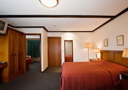 Mick O'Shea's Irish Pub And Motel - Accommodation Mooloolaba 2