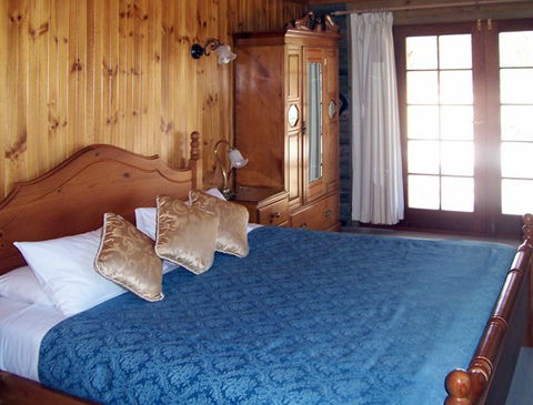McLaren Ridge 1 - McLaren Ridge Log Cabins - Accommodation Mooloolaba 1