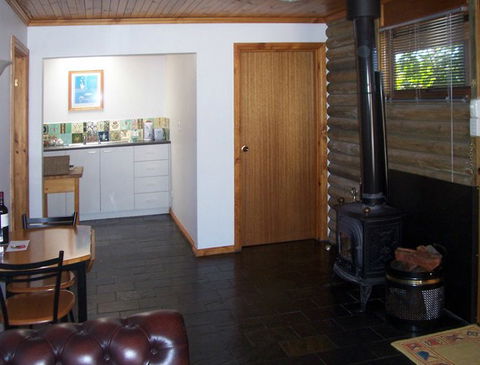 McLaren Ridge 1 - McLaren Ridge Log Cabins - Accommodation Mooloolaba 2