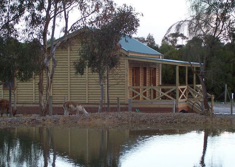 McLaren Ridge 3 - McLaren Ridge Log Cabins - Accommodation Mooloolaba 7