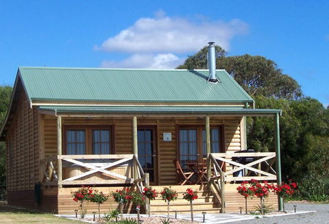 McLaren Ridge 3 - McLaren Ridge Log Cabins - Accommodation Mooloolaba 8