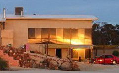 Mt Surmon Wines The Retreat - Accommodation Mooloolaba 3