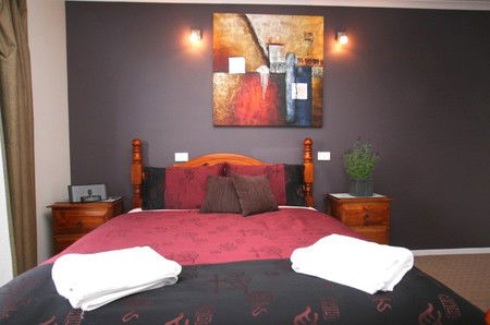 Oakley Place Townhouse - Tasmanian Short Stays - Accommodation Mooloolaba 4