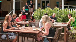 Halse Lodge Backpackers Hostel YHA - Accommodation Mooloolaba 2