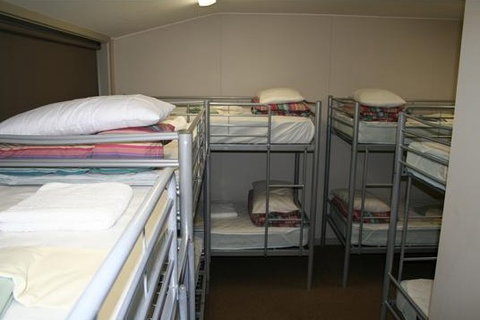 Bush Capital Lodge - Accommodation Mooloolaba 1