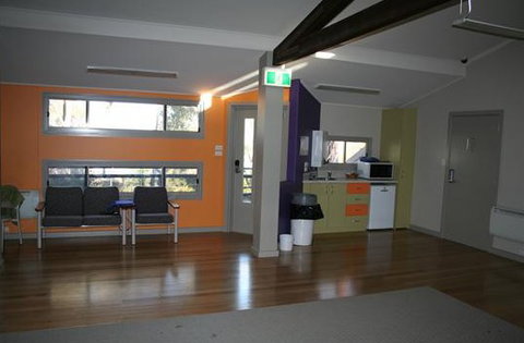 Bush Capital Lodge - Accommodation Mooloolaba 2