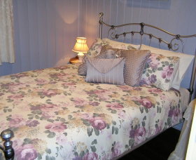 Ivy Cottage - Accommodation Mooloolaba 0