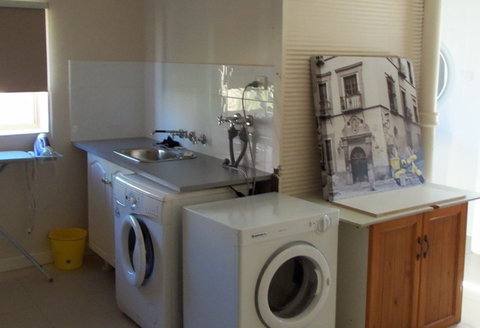 Apartment 2 On Oxide - Accommodation Mooloolaba 3