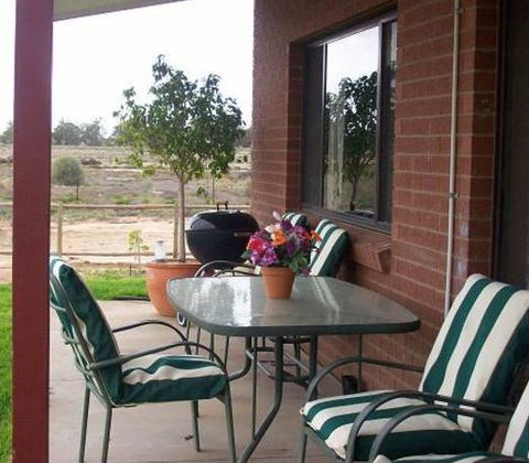 Riverland Holiday Cottage - Accommodation Mooloolaba 5