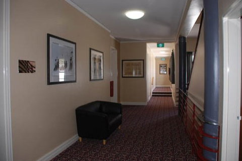 Alpine Hotel - Accommodation Mooloolaba 0