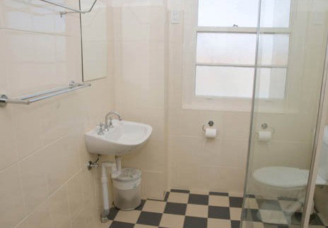 Alpine Hotel - Accommodation Mooloolaba 5