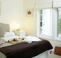 Andreas White House - Accommodation Mooloolaba