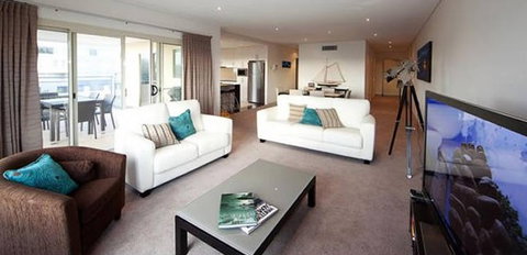 Flagship - Alta Mira - Accommodation Mooloolaba 0