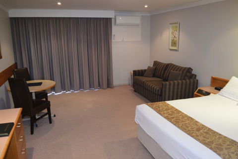 Hilltops Retreat Motor Inn - Accommodation Mooloolaba 3