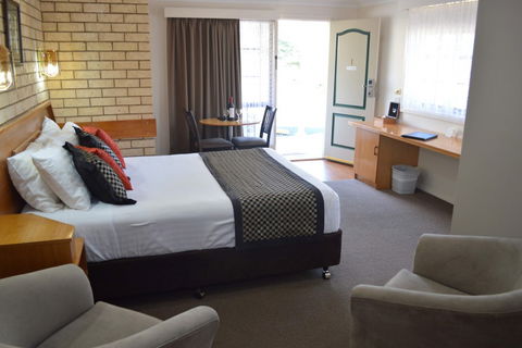 Hilltops Retreat Motor Inn - Accommodation Mooloolaba 5