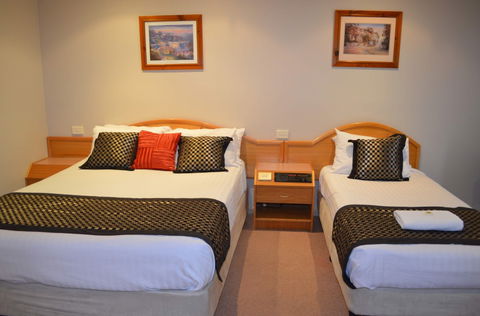 Hilltops Retreat Motor Inn - Accommodation Mooloolaba 9